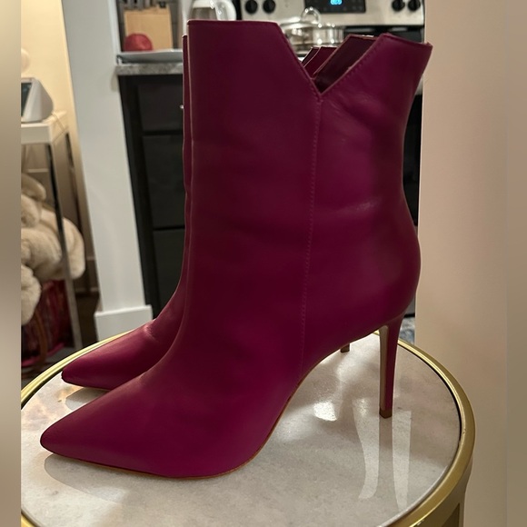Schutz Betsey Pointed Toe Bootie in Cerise Pink  Leather Upper size 9.5 - Picture 2 of 9